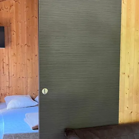 Climatisé - 2 Pers. - Api-1-52-2574 Camping Angicourt