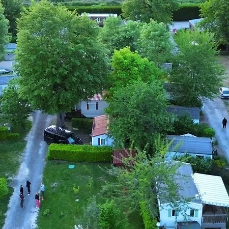 Camping Climatisé - 2 Pers. - Api-1-52-2574