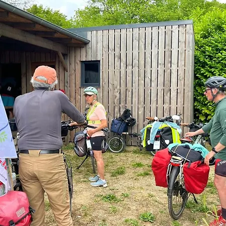 Camping Climatisé - 2 Pers. - Api-1-52-2574 Angicourt